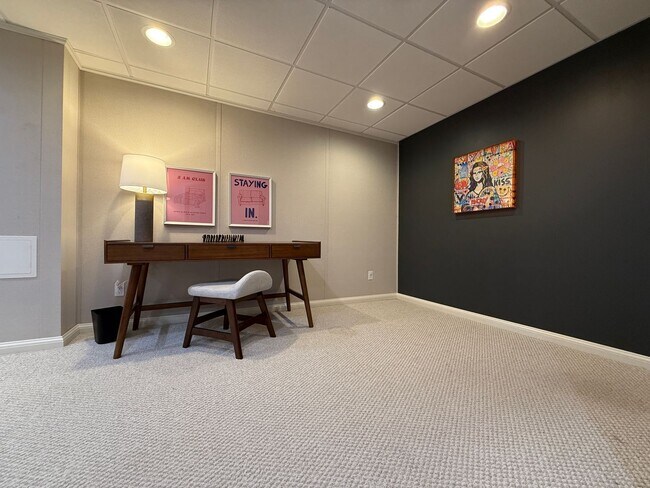 Building Photo - 9736 Flagstone Way