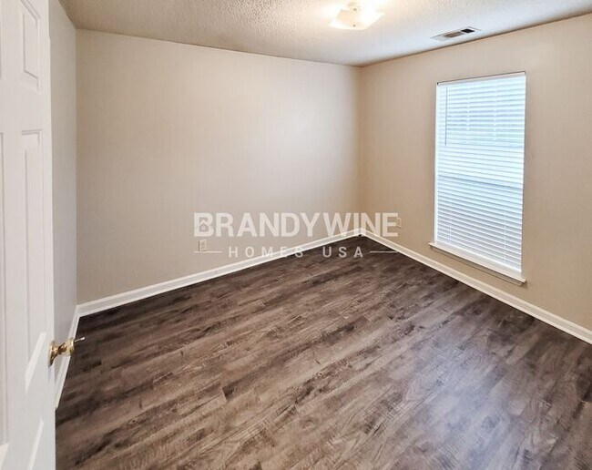 Building Photo - 5597 Blackburg Dr