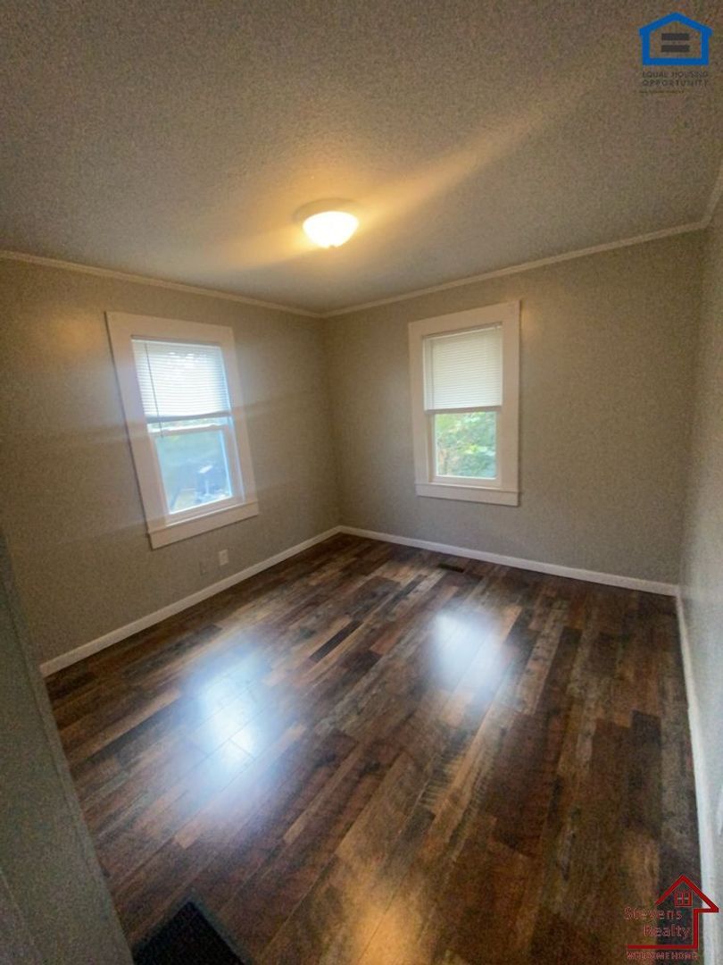 Building Photo - 3427 S Haven Rd