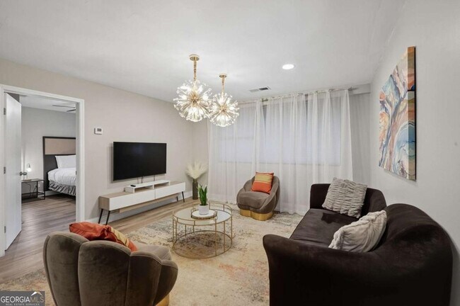 Building Photo - 3645 Peachtree Rd NE