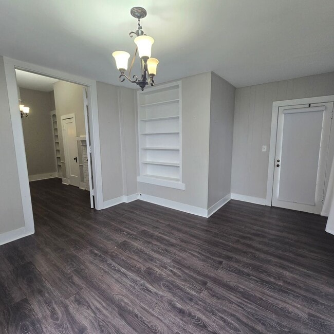 Building Photo - 551 E Boswell St