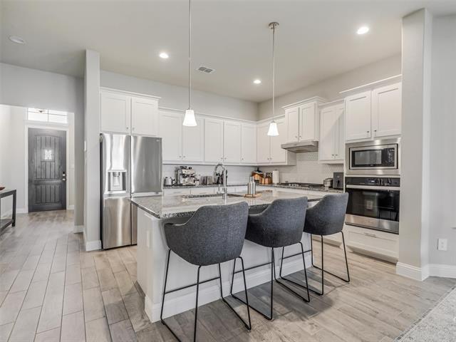 Building Photo - 2156 Knightsgate Rd