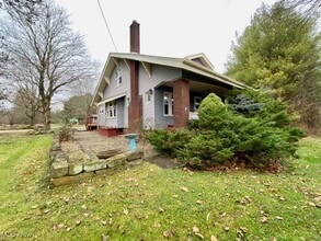 Building Photo - 2321 N Leavitt Rd NW