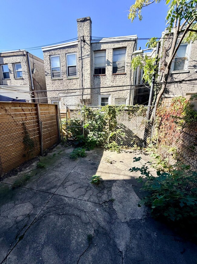 Building Photo - 1448 S 27th St