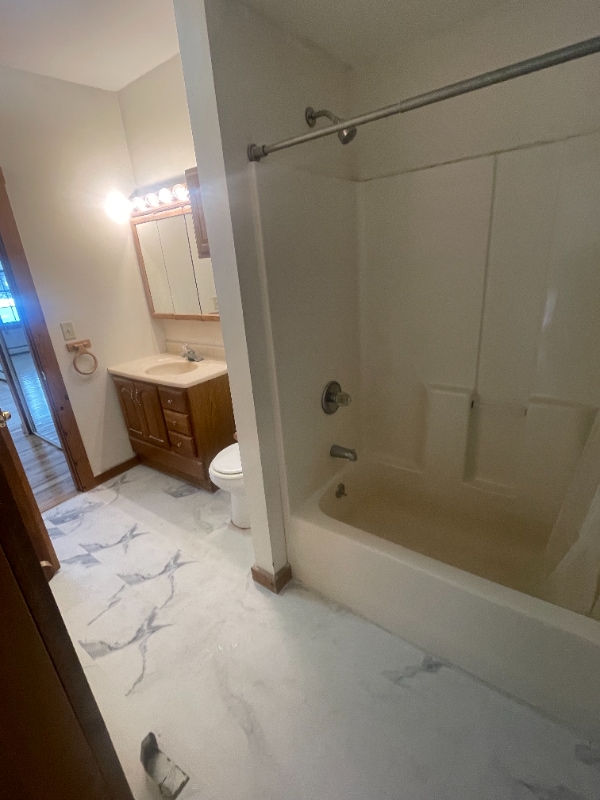 Building Photo - 686 Sebago Rd