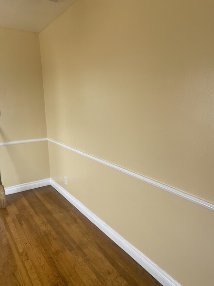 Building Photo - 10329 S Wilton Pl