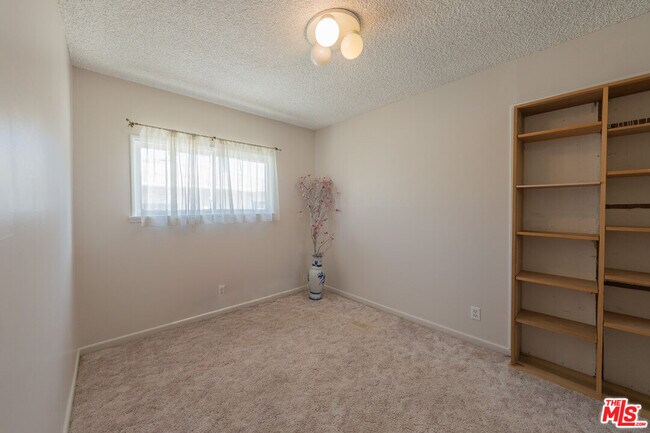 Building Photo - 6220 Etiwanda Ave