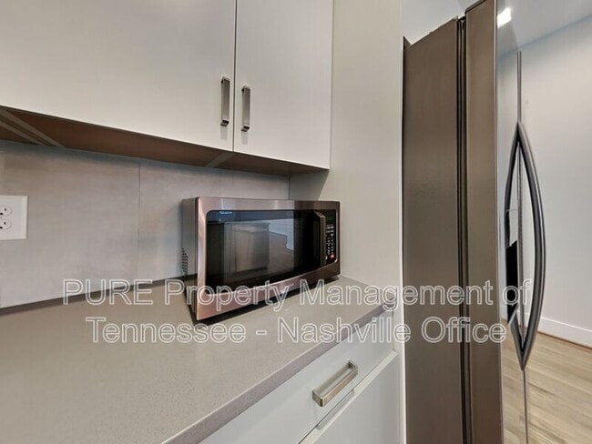 Building Photo - 1704B Simpkins St