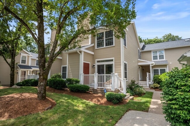 Primary Photo - 102 Bradford Commons Ln