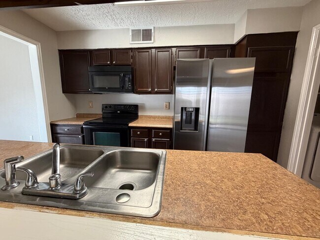 Building Photo - 16619 Capewood Dr