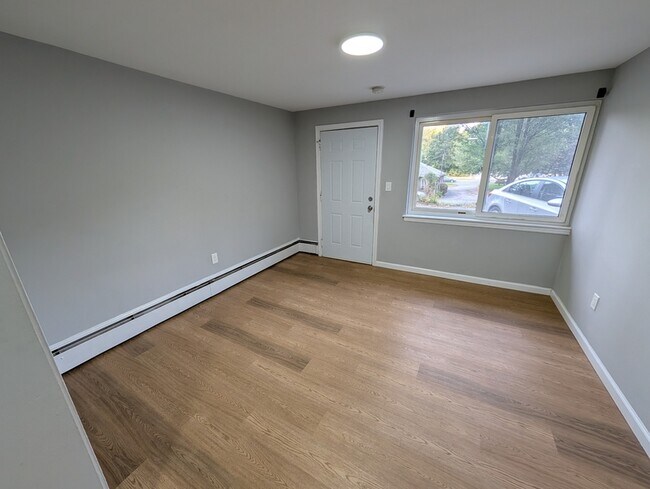Building Photo - 1113 Portland-Cobalt Rd