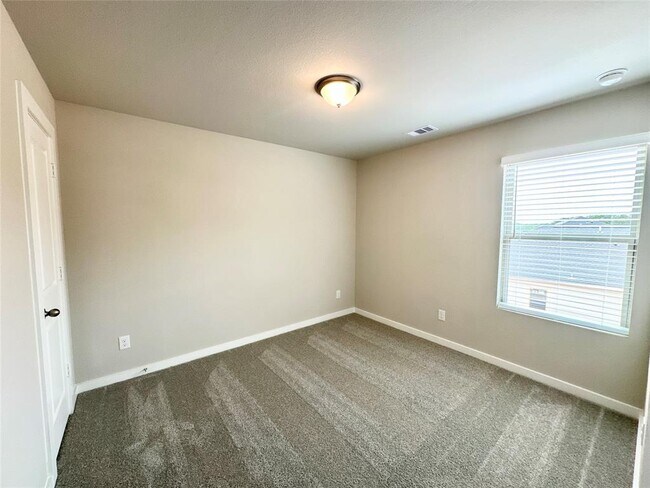 Building Photo - 12198 Ridge Top Dr