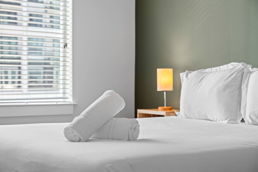 Building Photo - 801 N Mac Dill Ave