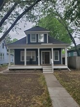 Building Photo - 3112 40th Ave S