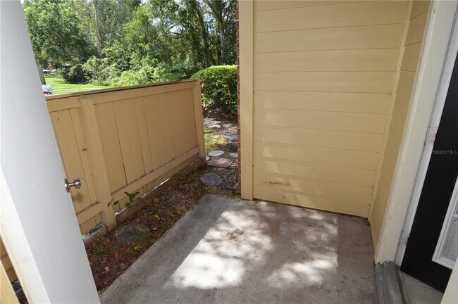 Building Photo - 8702 Mallard Reserve Dr