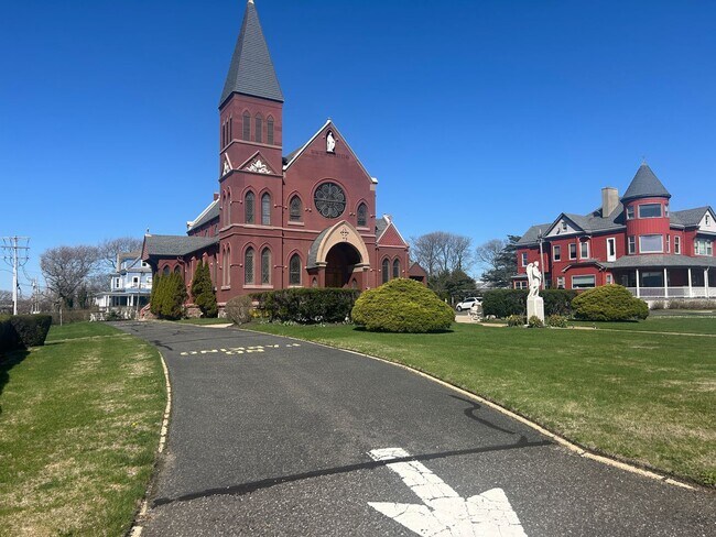 Building Photo - 95 7th Ave