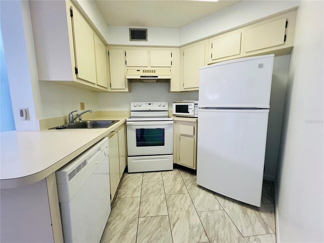 Building Photo - 4045 Atrium Dr