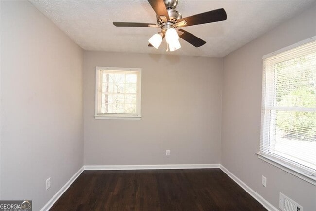 Building Photo - 86 Regency Way SE