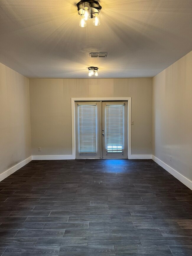 Building Photo - 2445 Monarch Dr