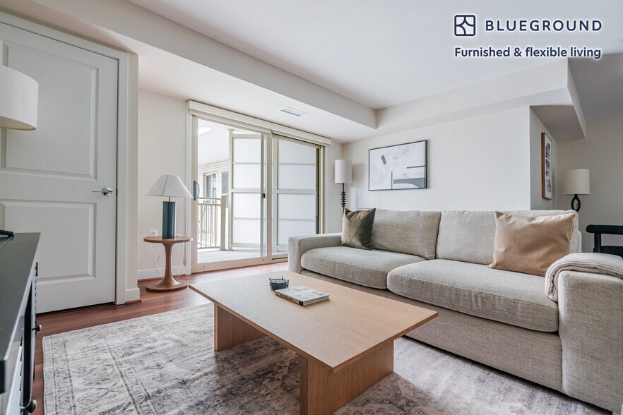 Primary Photo - 4001 9th St N