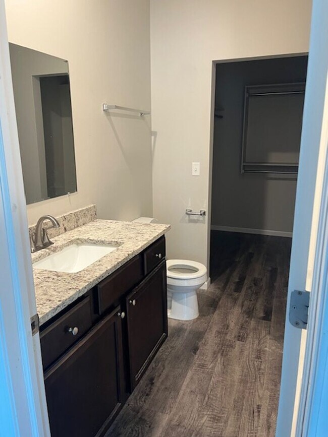 Building Photo - 3 Bedroom 2 Bath Duplex Located in Andover