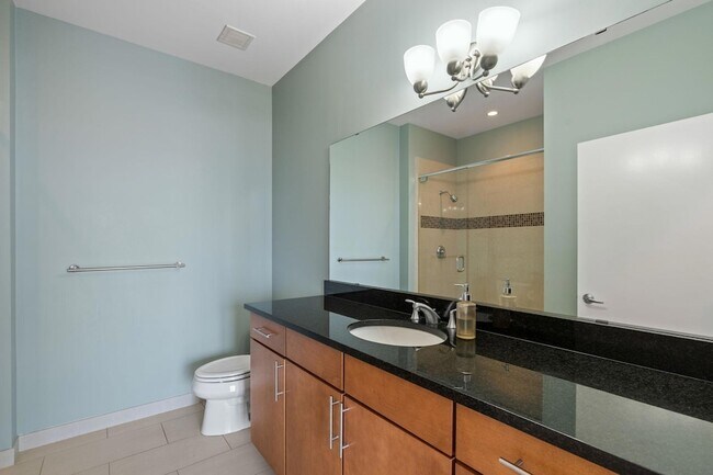 Building Photo - 929 Portland Ave