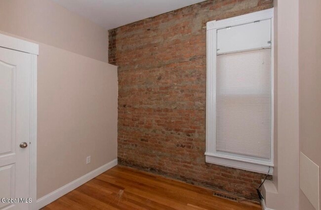 Building Photo - 341 Madison Ave