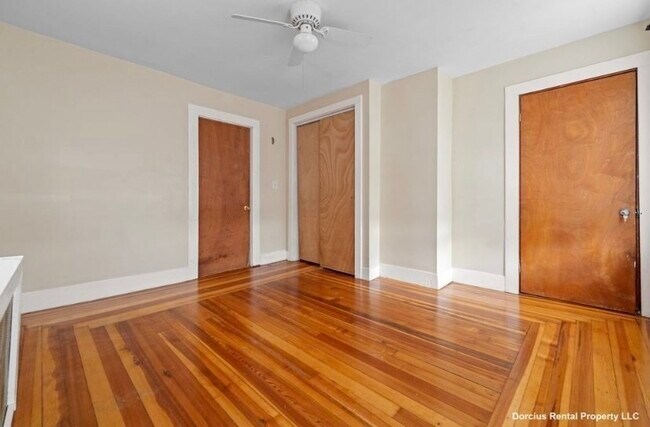 Building Photo - 63 Moran St