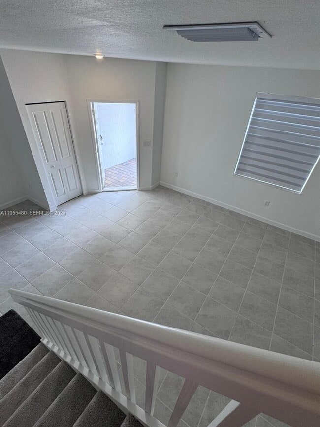 Building Photo - 2721 SE 26th Rd