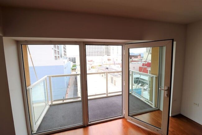 Building Photo - 7th Floor Montage - Live in Downtown Reno!