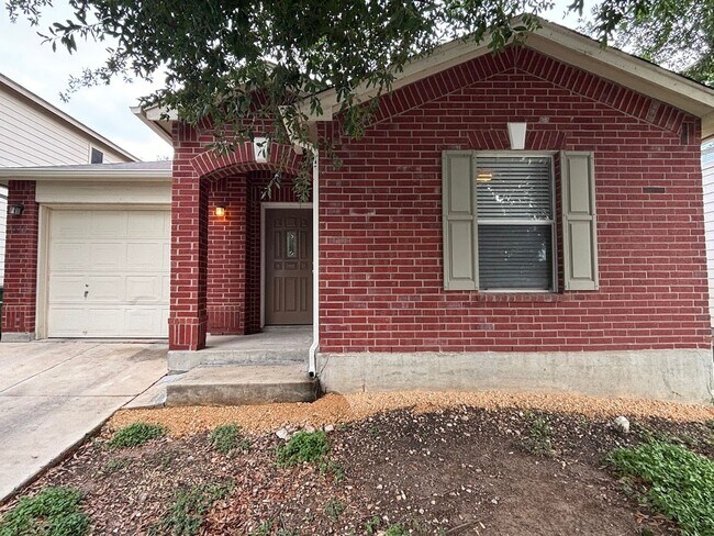Primary Photo - Charming 2 Bedroom, 2 Bathroom Home in Pri...