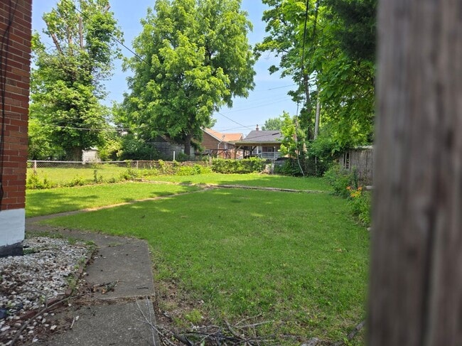 Building Photo - 6415 Perry Dr