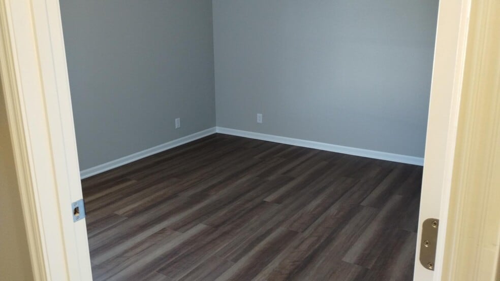 Building Photo - 1505 Coventry Ct