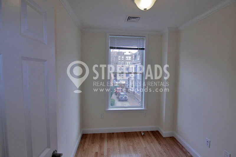 Building Photo - 15 Langdon St