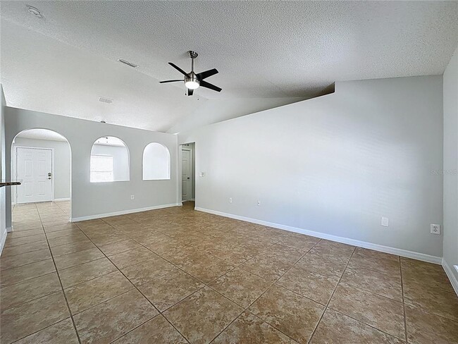 Building Photo - 413 Mulberry Ct