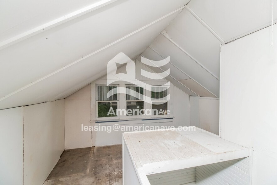 Building Photo - 536 Hickory Ave