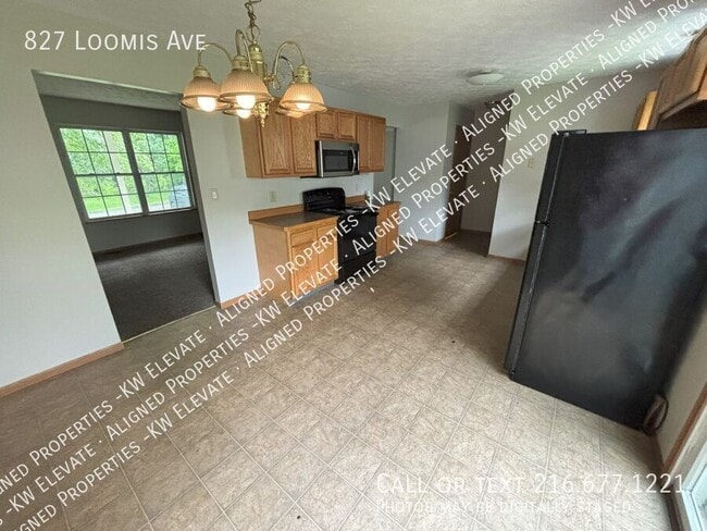 Building Photo - 827 Loomis Ave