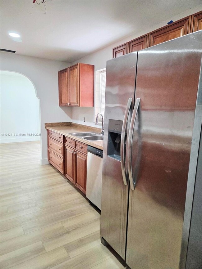 Building Photo - 6432 Dewey St