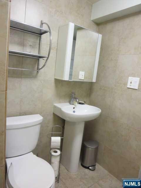 Building Photo - 3 Old Wood Rd