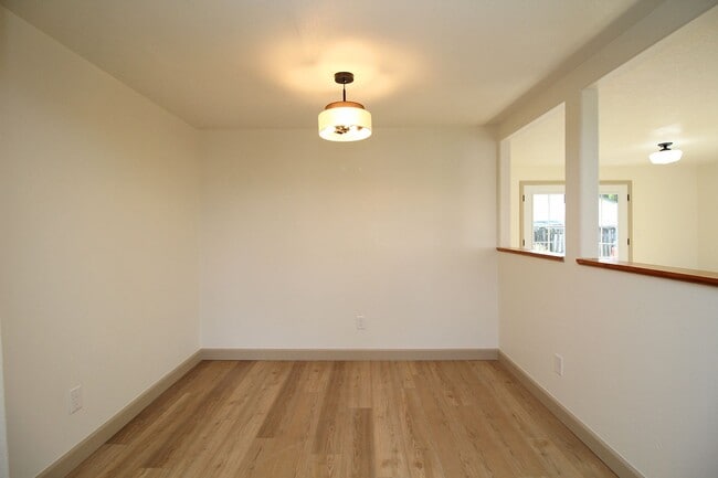 Building Photo - 11318 NE Siskiyou St