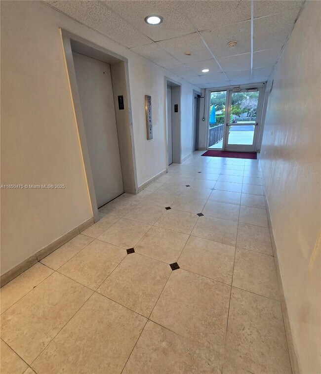 Building Photo - 250 180th Dr