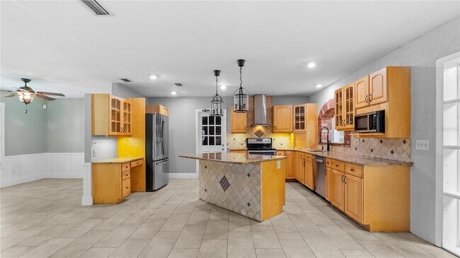 Building Photo - 5304 Rosecrest Cir