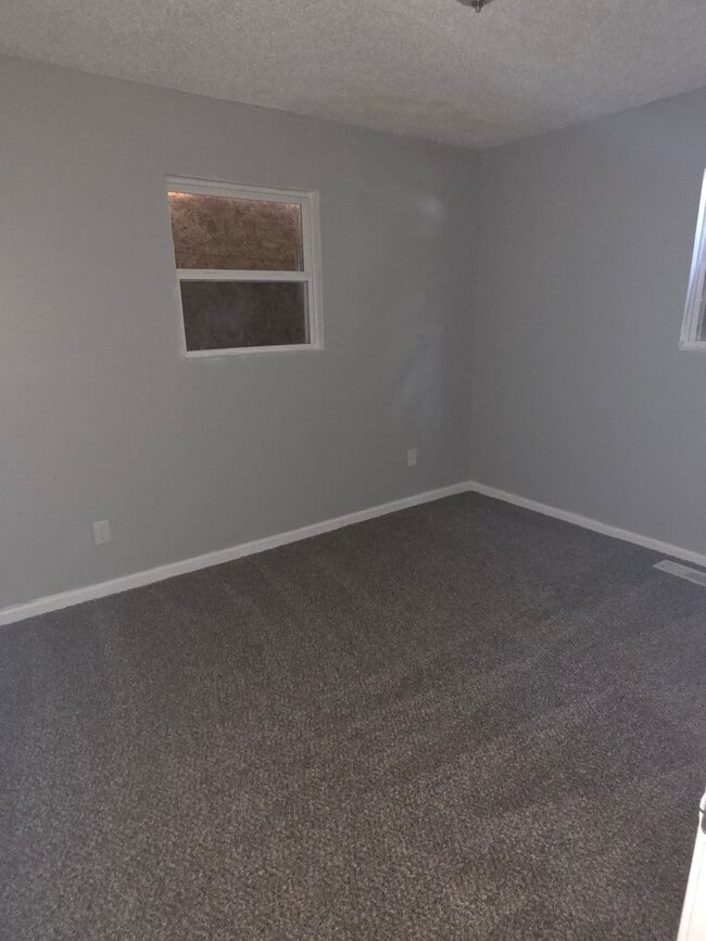 Building Photo - LIMITED TIME**1/2 OFF DEPOSIT**