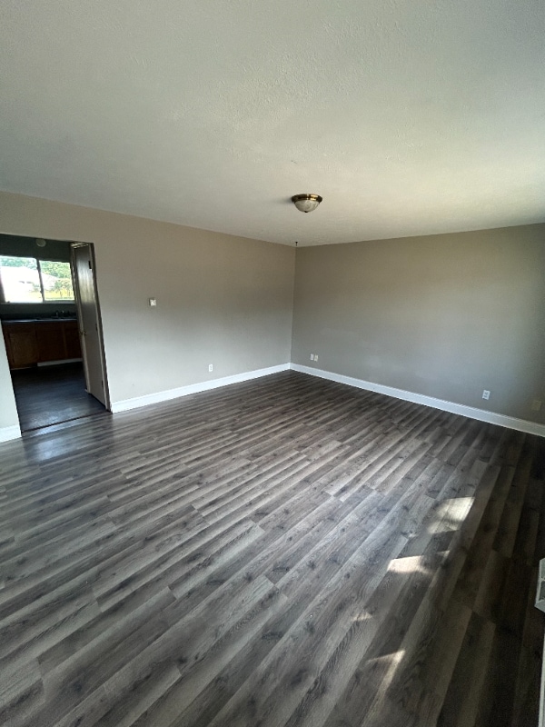 Building Photo - 820 County Rd 6 W