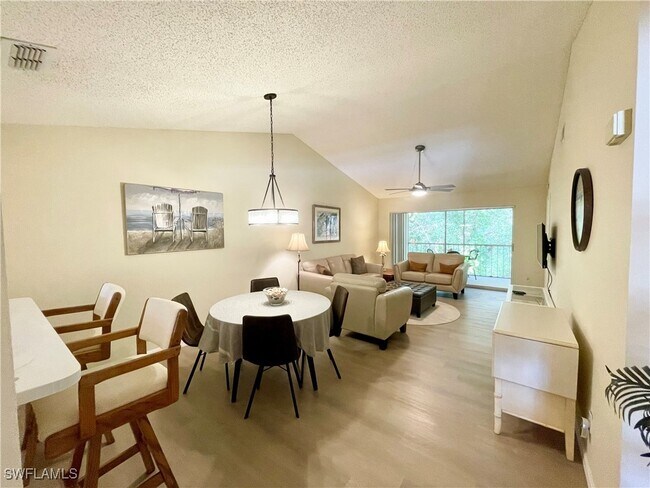 Building Photo - 645 Squire Cir