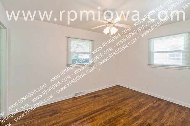 Building Photo - 1806 Larnard Dr