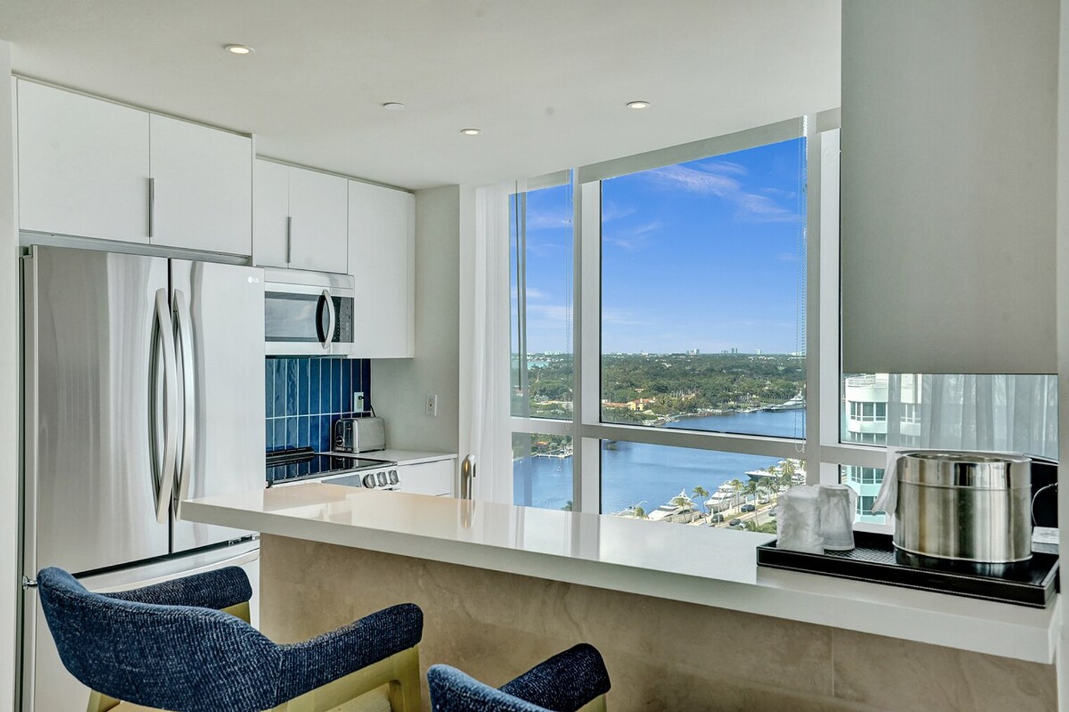 Building Photo - 4401 Collins Ave