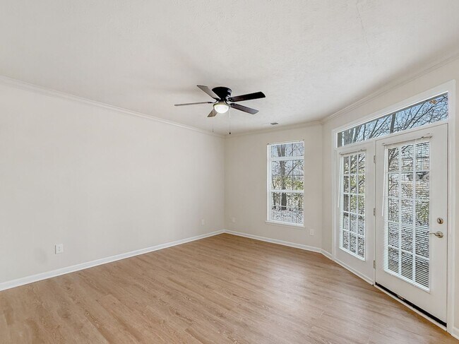 Building Photo - 702 Beachfront Dr