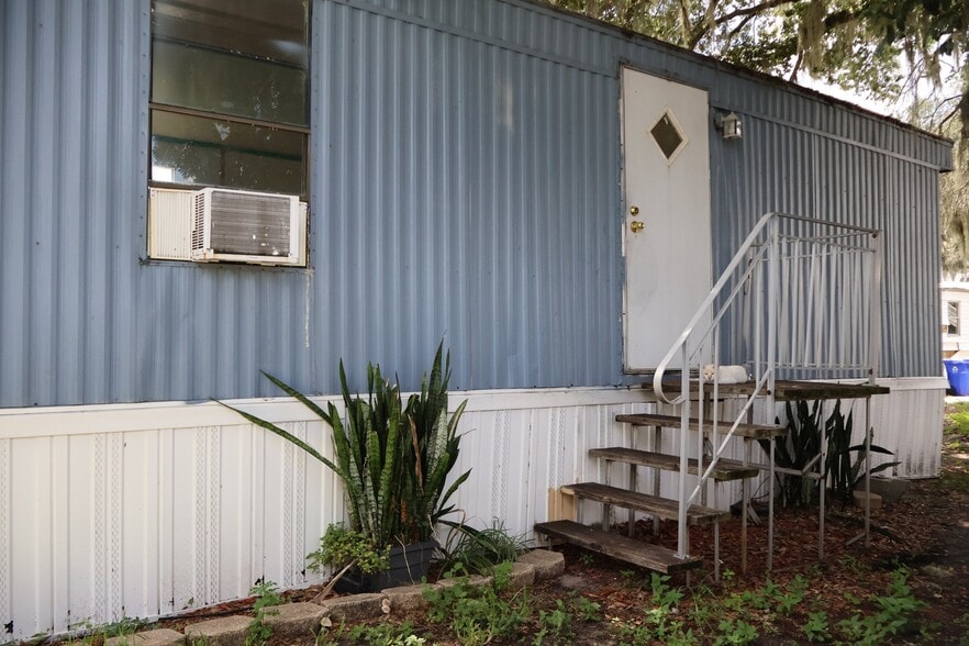 Building Photo - 195 Jonna St