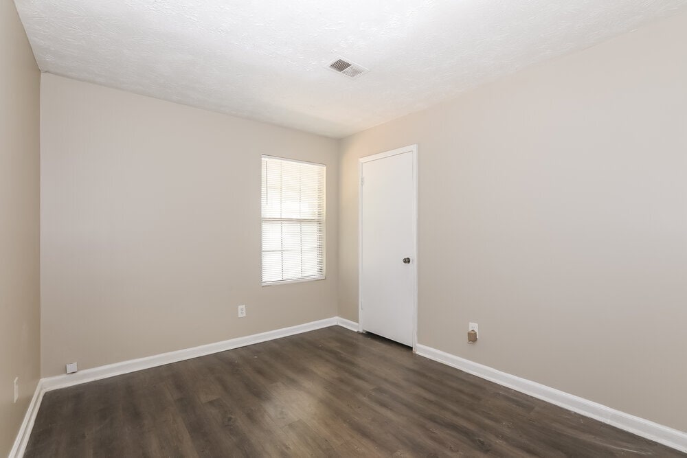 Building Photo - 1964 Taffeta Trail